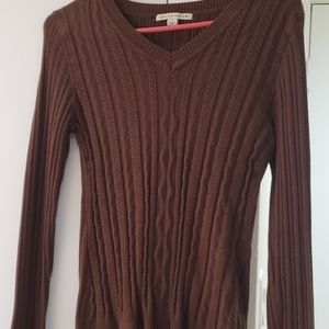 Ladies brown V Neck cable knit sweater